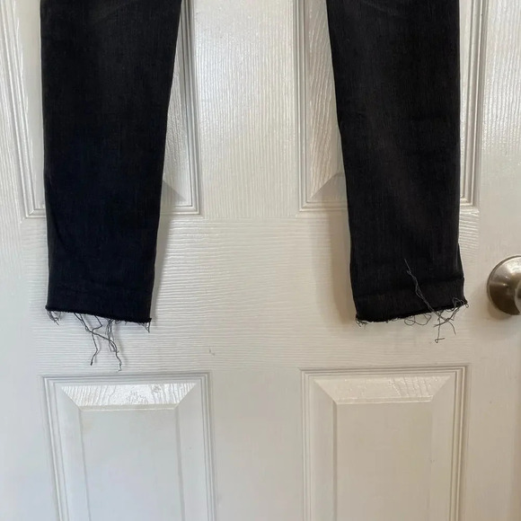 MADEWELL Petite 9 Inch  Mid-Rise Skinny Jeans in Black Sea Size 26P Distressed - Picture 9 of 11